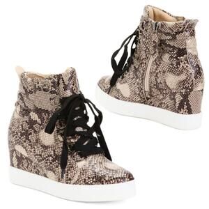 New Catherine Malandrino Snakeskin Embossed Ankle Booties Wedge Fashion Sneakers